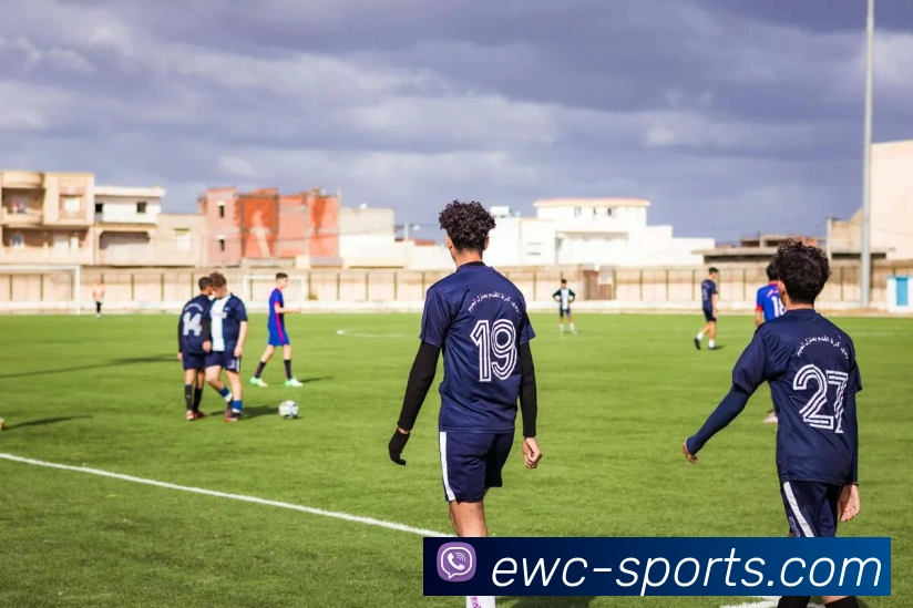 你们的球队呢赛后部分当地球迷竟围着中国球迷进行嘲讽